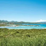 6 Beds In Marinella Just 300 Mt From The Apartament Golfo Aranci